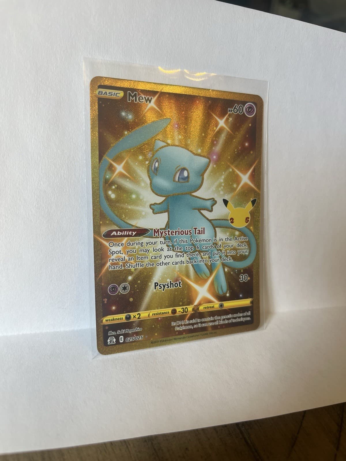 Mew 025/025 Celebrations 2021 Secret Rare Gold Pokémon Card TCG