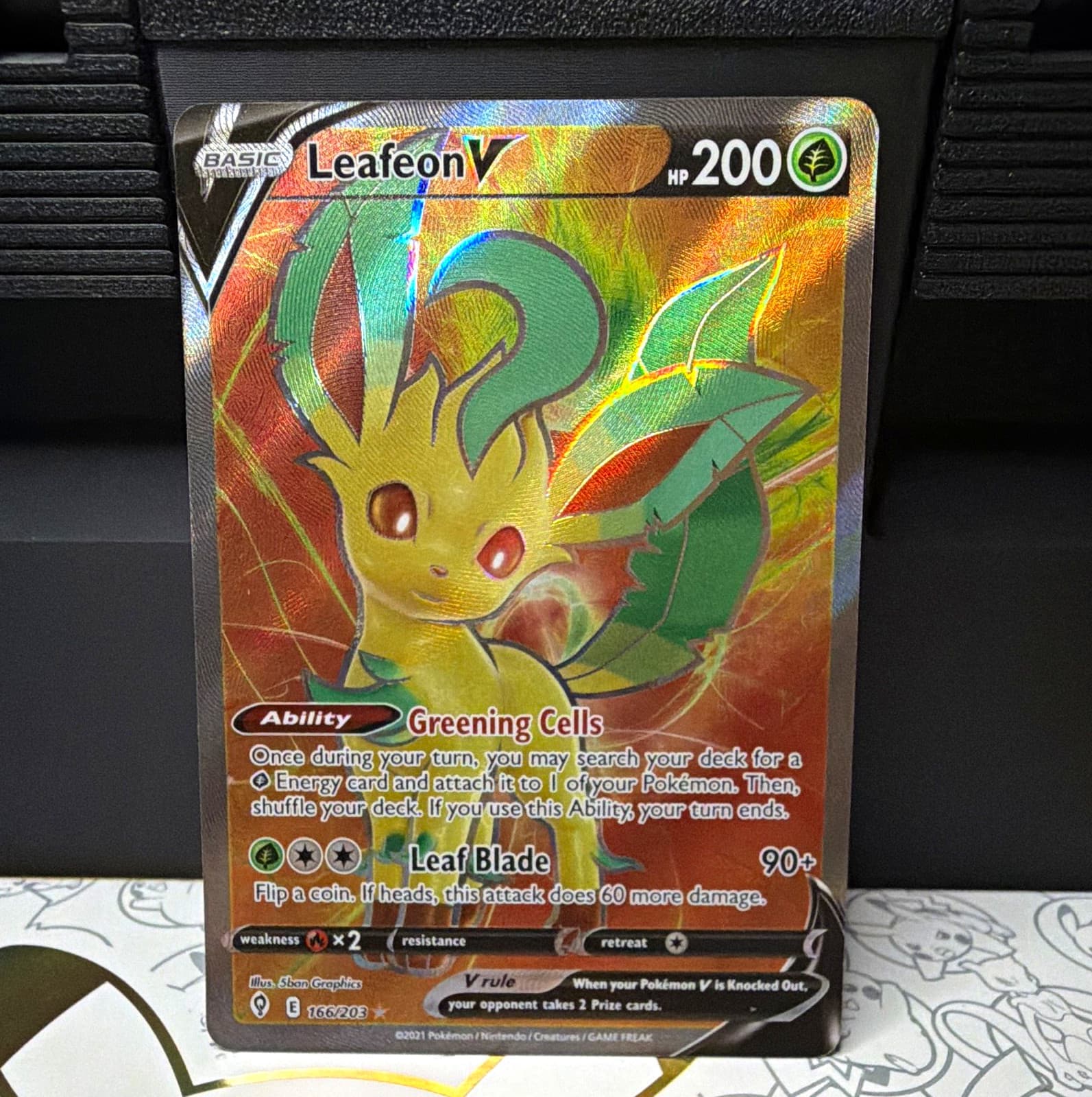 Nintendo Leafeon V Full Art Ultra Rare 166/203 SWSH07 Holo ENG 2021 HP200