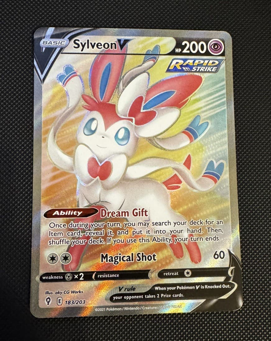 Sylveon V 183/203 [NM] Evolving Skies Full Art English