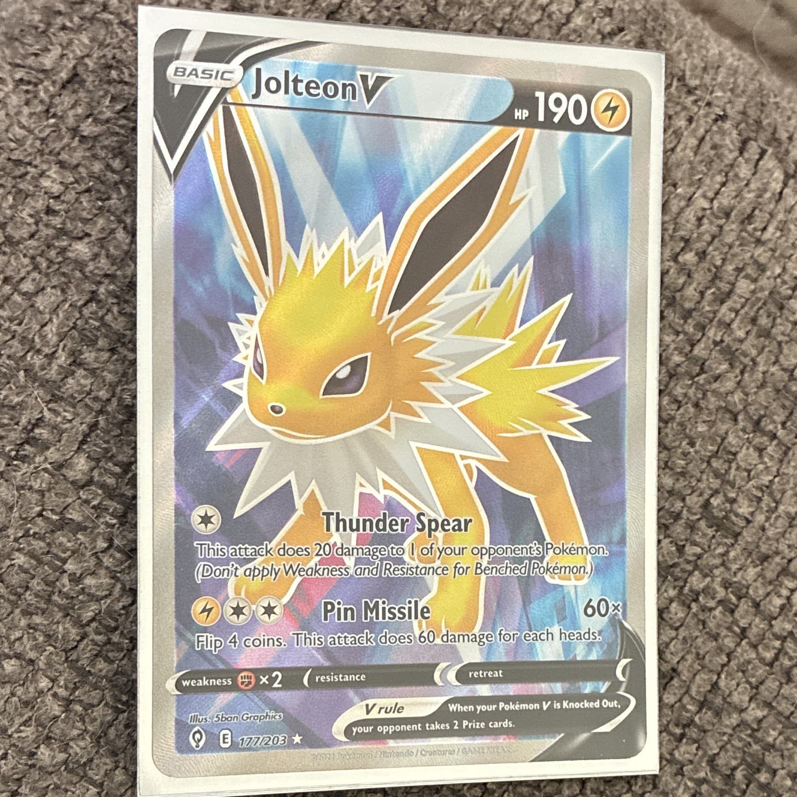 The Pokémon Company Vaporeon V Full Art Holo Ultra Rare 172/203 EN 210 HP